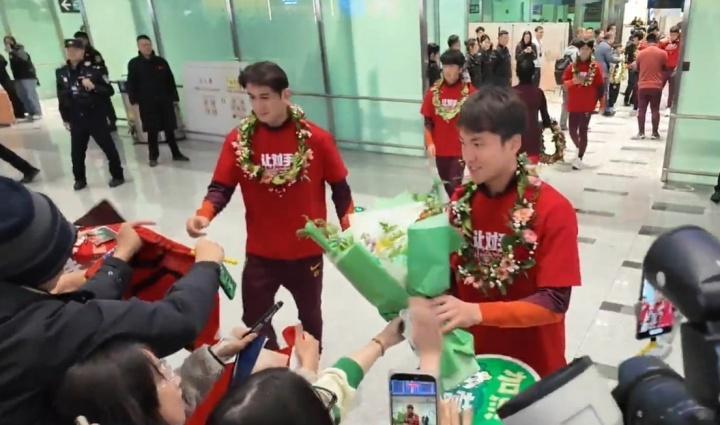 jiuyou-让对手忌惮未来!U23国足球员穿特制T恤,记者:商业价值飙升